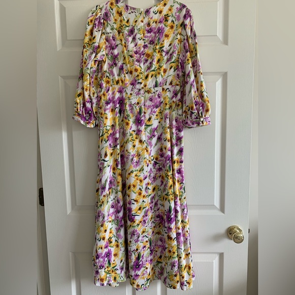 Maggy London Floral Midi Dress in Soft White Light Rust Size 6 - Picture 5 of 10